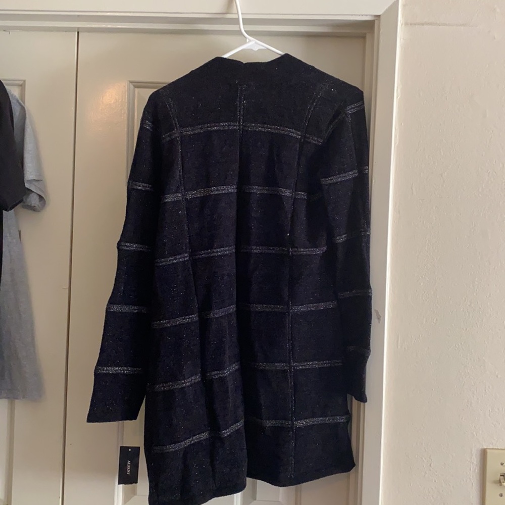 Sweater - Picture 2 of 7